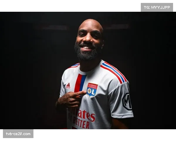 里昂3-0完胜克莱蒙，拉卡泽特梅开二度，球队取得近五轮首胜